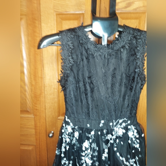 Black and White Floral High Low Dress - Picture 2 of 7